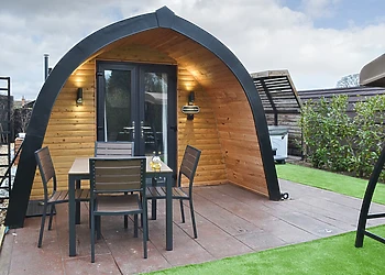 Peacock Lake Glamping photo 2