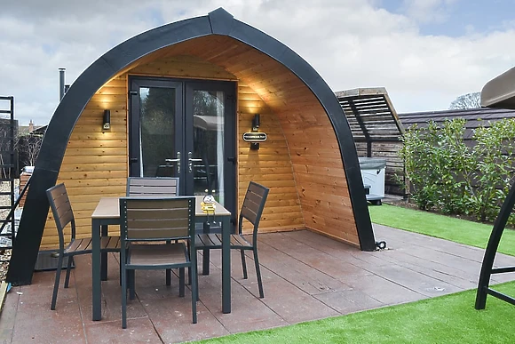 Peacock Lake Glamping, Gunthorpe, near Nottingham