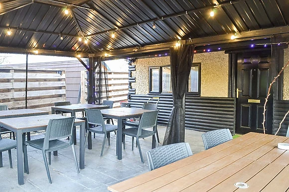 Peacock Lake Glamping, Gunthorpe, near Nottingham