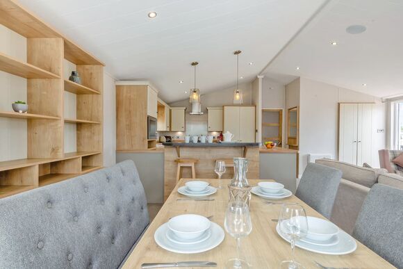 Deluxe 2, Slps 4, parking, ensuite, decking P, Deluxe Lodge with parking, ensuite & decking - Limefitt Park, Windermere, Cumbria