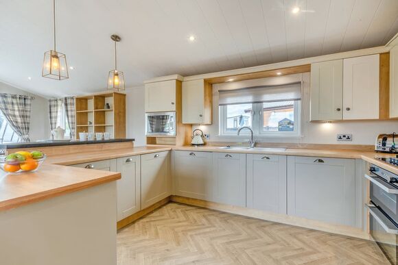 Deluxe 2, Slps 4, parking, ensuite, decking P, Deluxe Lodge with parking, ensuite & decking - Limefitt Park, Windermere, Cumbria