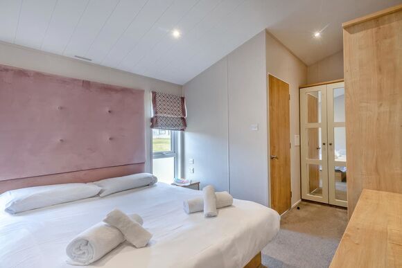 Deluxe Lodge with parking, ensuite & decking, Deluxe 2, Slps 4, parking, ensuite, decking P - Limefitt Park, Windermere, Cumbria