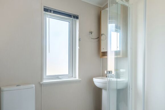 Deluxe Lodge with parking, ensuite & decking, Deluxe 2, Slps 4, parking, ensuite, decking P - Limefitt Park, Windermere, Cumbria