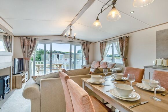 Gold Premium 2 Caravan, slps 4, parking, decking - Limefitt Park, Windermere, Cumbria