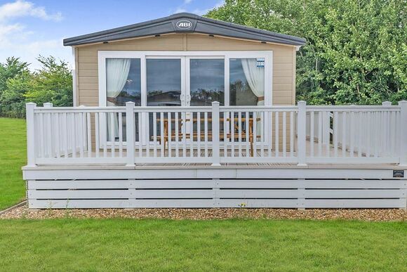 Gold Premium 2 Caravan, slps 4, parking, decking - Limefitt Park, Windermere, Cumbria