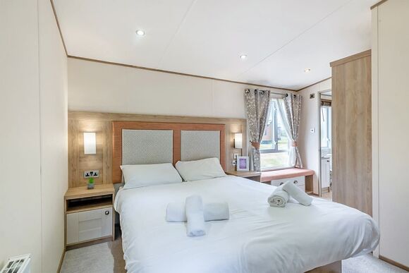 Gold Premium 2 Caravan, slps 4, parking, decking - Limefitt Park, Windermere, Cumbria