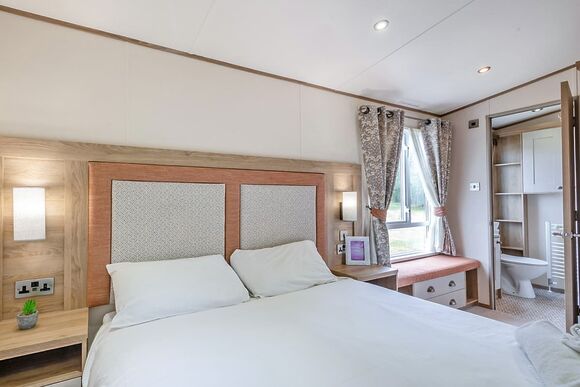 Gold Premium 2 Caravan, slps 4, parking, decking - Limefitt Park, Windermere, Cumbria