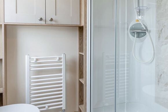 Gold Premium 2 Caravan, slps 4, parking, decking - Limefitt Park, Windermere, Cumbria