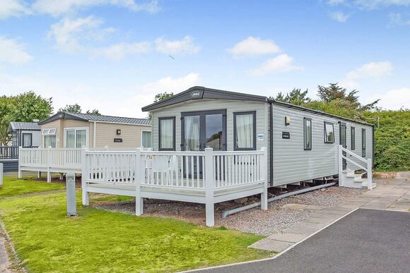 Gold Premium 3 Caravan 6, parking, ensuite, deck - Limefitt Park, Windermere, Cumbria