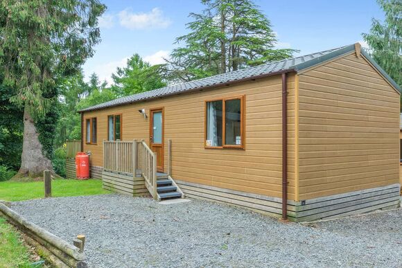 Superior 3 Bedroom Lodge Sleeps 6. Parking, ensuite, deck, hot tub P - Limefitt Park, Windermere, Cumbria