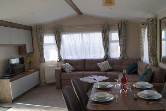 Island - Lower Hyde, Shanklin