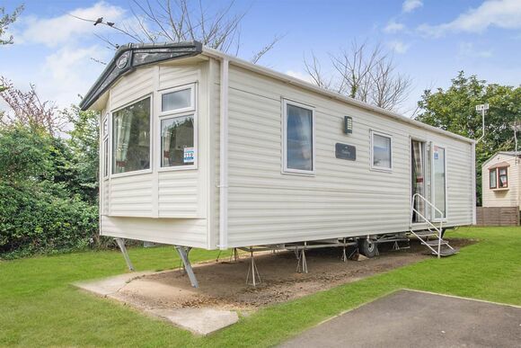 Bronze 2 Bedroom Caravan, Sleeps 4 - Lower Hyde, Shanklin