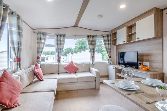 Bronze 2 Bedroom Caravan, Sleeps 4 - Lower Hyde, Shanklin