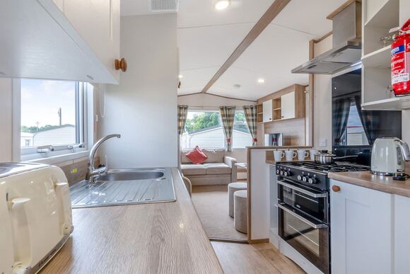 Bronze 2 Bedroom Caravan, Sleeps 4 - Lower Hyde, Shanklin