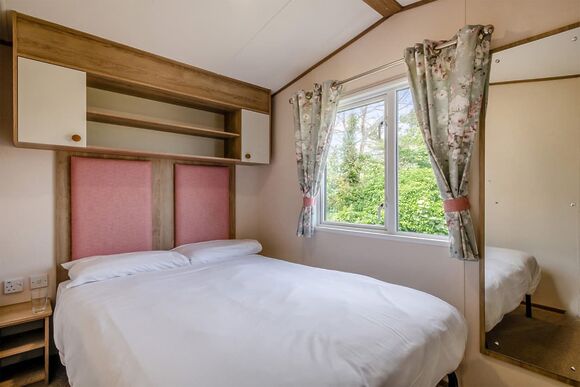 Bronze 2 Bedroom Caravan, Sleeps 4 - Lower Hyde, Shanklin