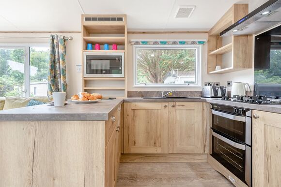 Bronze Premium 1 Bedroom Caravan, Sleeps 2 - Lower Hyde, Shanklin