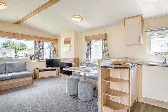 Gold 2 Bedroom Caravan, Sleeps 6 - Lower Hyde, Shanklin