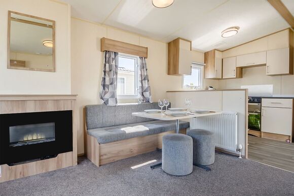 Gold 2 Bedroom Caravan, Sleeps 6 - Lower Hyde, Shanklin