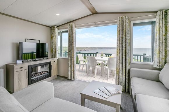 Gold 3 Bedroom Caravan, Sleeps 8 - Lower Hyde, Shanklin