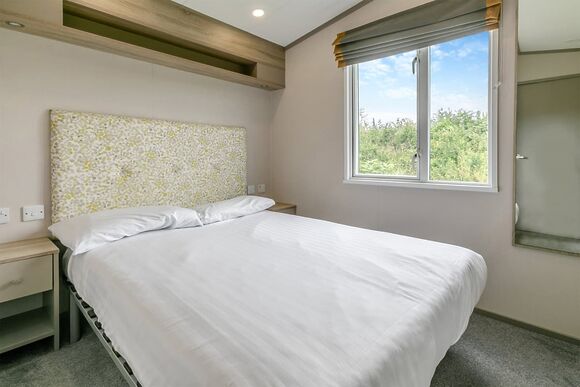 Gold 3 Bedroom Caravan, Sleeps 8 - Lower Hyde, Shanklin