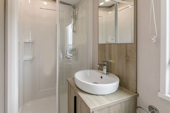 Gold 3 Bedroom Caravan, Sleeps 8 P, Gold 3 Bedroom Caravan, Sleeps 8 - Lower Hyde, Shanklin