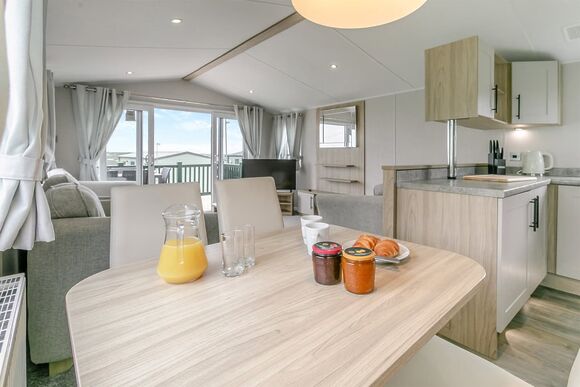 Gold Premium 2 Bedroom Caravan, Sleeps 6 - Lower Hyde, Shanklin