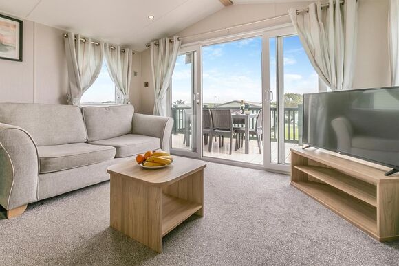 Gold Premium 2 Bedroom Caravan, Sleeps 6 - Lower Hyde, Shanklin