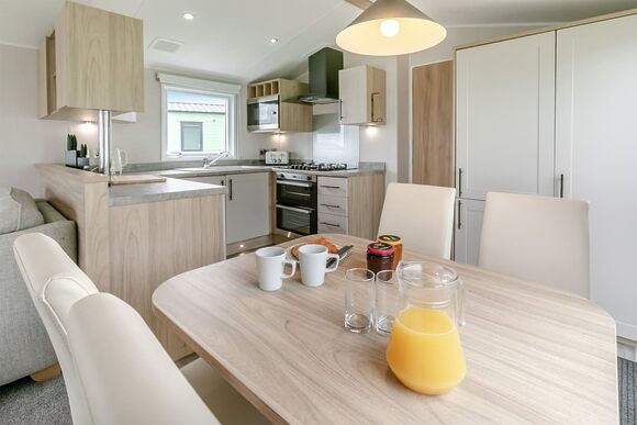Gold Premium 2 Bedroom Caravan, Sleeps 6 - Lower Hyde, Shanklin