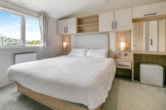 Gold Premium 2 Bedroom Caravan, Sleeps 6 - Lower Hyde, Shanklin