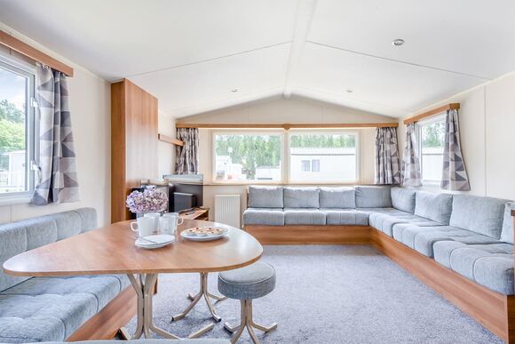 Silver 2 Bedroom Caravan, Sleeps 6 - Lower Hyde, Shanklin