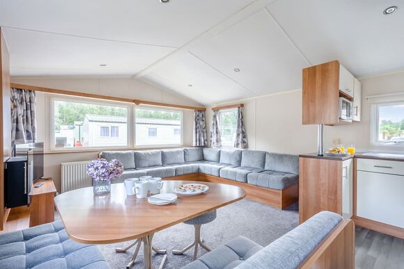 Silver 2 Bedroom Caravan, Sleeps 6 - Lower Hyde, Shanklin