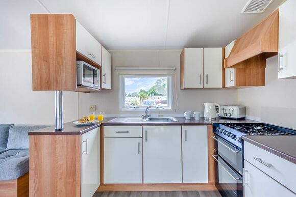 Silver Caravan with parking - Lower Hyde, Shanklin