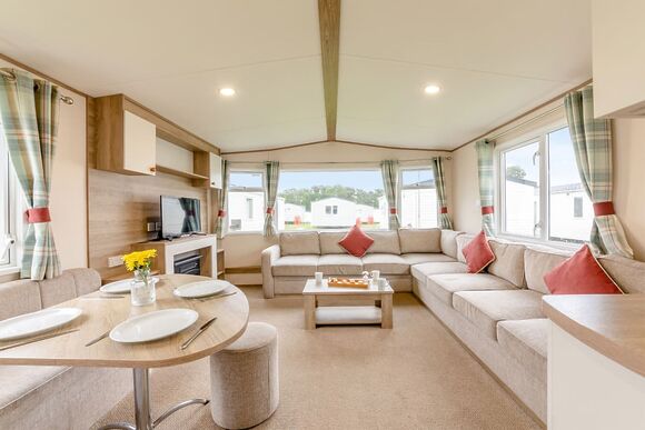 Silver 3 Bedroom Caravan, Sleeps 8 - Lower Hyde, Shanklin