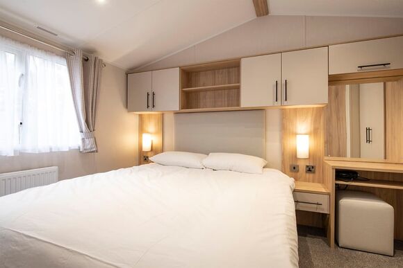 Gold Premium 3 Bedroom Caravan, Sleeps 8. Parking and decking - Lower Hyde, Shanklin