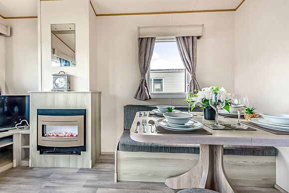 Bronze 3 Bedroom Caravan, Sleeps 8 - Manor Park, Hunstanton