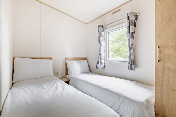 Bronze 3 Bedroom Caravan, Sleeps 8 - Manor Park, Hunstanton