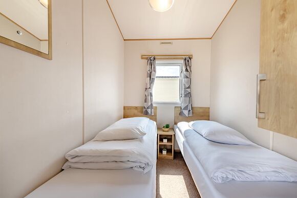Bronze 3 Bedroom Caravan, Sleeps 8 - Manor Park, Hunstanton