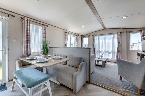 Gold Caravan with parking 6 - Manor Park, Hunstanton