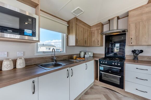 Gold Caravan with parking 6 - Manor Park, Hunstanton
