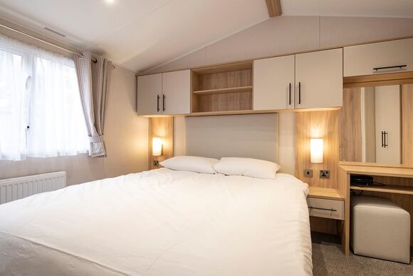 Gold Premium Caravan with decking - Manor Park, Hunstanton