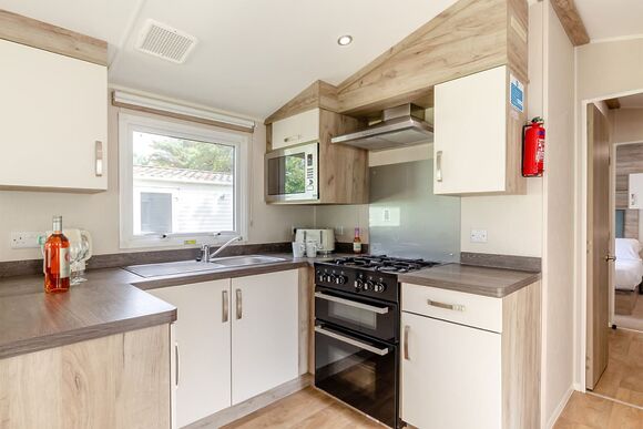 Silver Caravan with parking 6 - Manor Park, Hunstanton