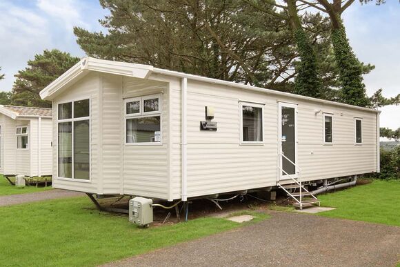Silver Caravan with ensuite - Manor Park, Hunstanton