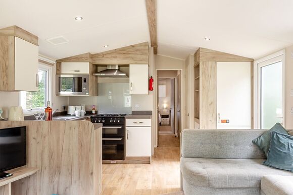 Silver Caravan with ensuite - Manor Park, Hunstanton