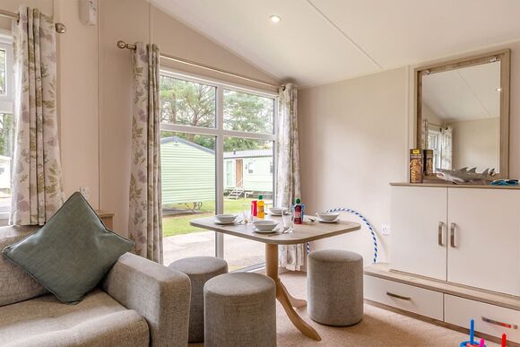 Silver Caravan with ensuite - Manor Park, Hunstanton