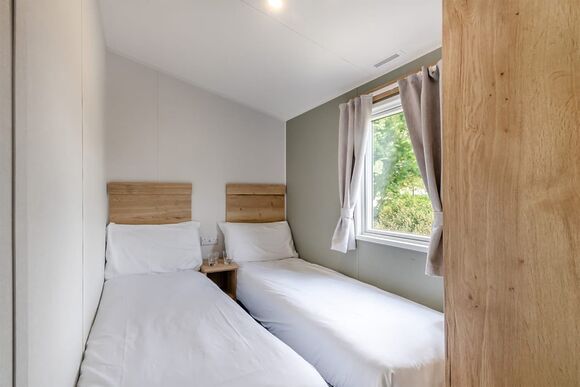 Silver Caravan with parking - Manor Park, Hunstanton