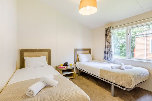 Prestige Lodge with parking, ensuite & decking 4 P, Prestige Lodge with parking, ensuite & decking 4 - Manor Park, Hunstanton