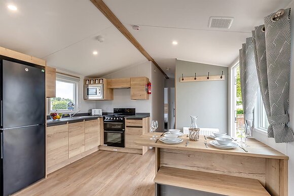 Silver 3 Bedroom Caravan, Sleeps 8. With decking. P - Manor Park, Hunstanton