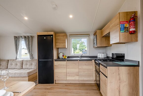 Silver 3 Bedroom Caravan, Sleeps 8. With decking. P - Manor Park, Hunstanton