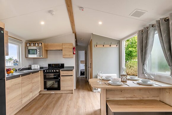 Silver 3 Bedroom Caravan, Sleeps 8. With decking. P - Manor Park, Hunstanton