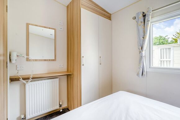 Silver Caravan with decking - St. Margaret&rsquo;s Bay, St. Margaret&rsquo;s-at-Cliffe